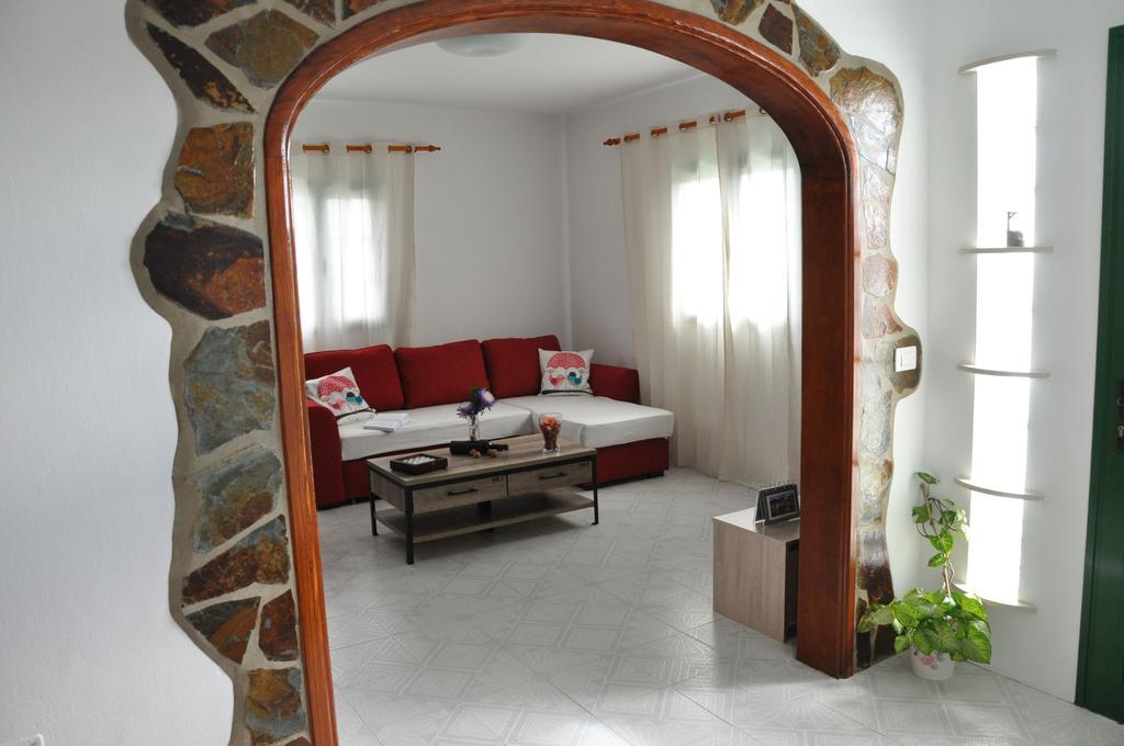 Гостевой дом La Casita De Mari Carmen Мала Экстерьер фото